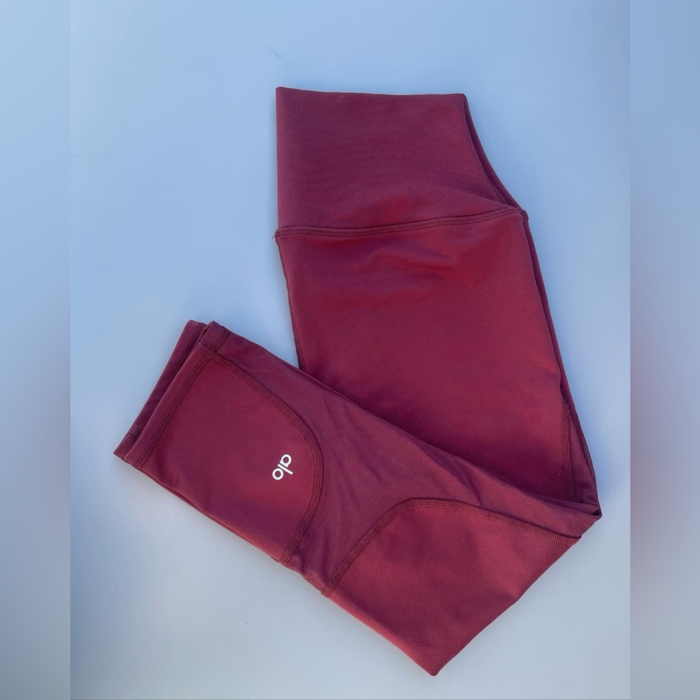 ALO Yoga women’s high-waisted burgundy mesh workout leggings